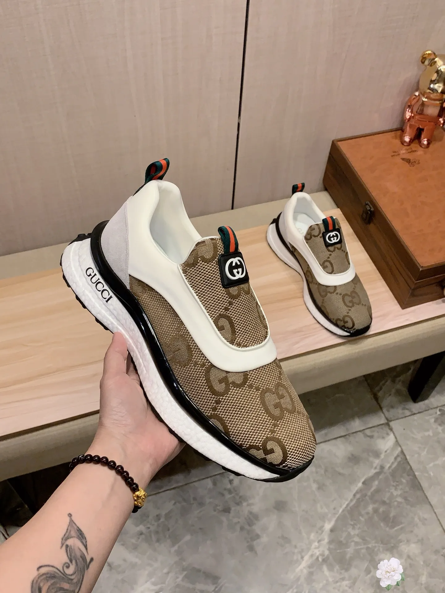 Men's men's shoes💰460💰💰🎩🎩[Lightning][Lightning] "Gucci*" The latest • popular casual shoes, top brand [seduce] luxury ~ purchasing agency, top ~ quality. [Strong] The upper is made of imported breathable cowhide with woven material ➕ breathable sheepskin feet (•) and fine workmanship. The original stylish and stylish soft rubber wear-resistant and non-slip outsole is light and comfortable on the feet. The real thing looks better when photographed. 004: Size: 38-44, 3️⃣ colors selected